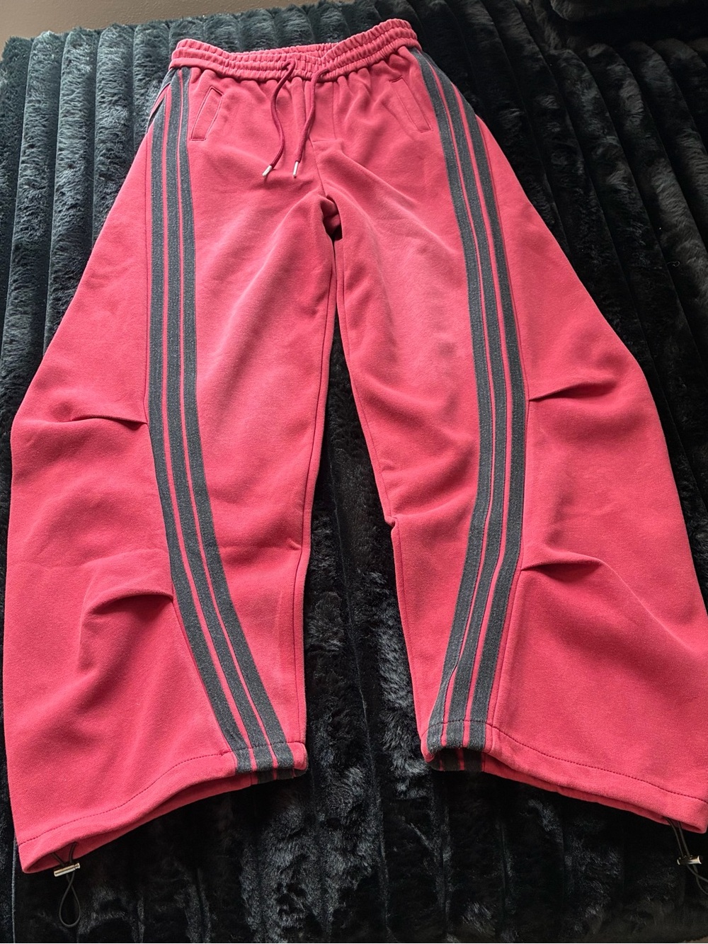 Women’s Flooo Red Striped Barrel Sweatpants NWT Size S